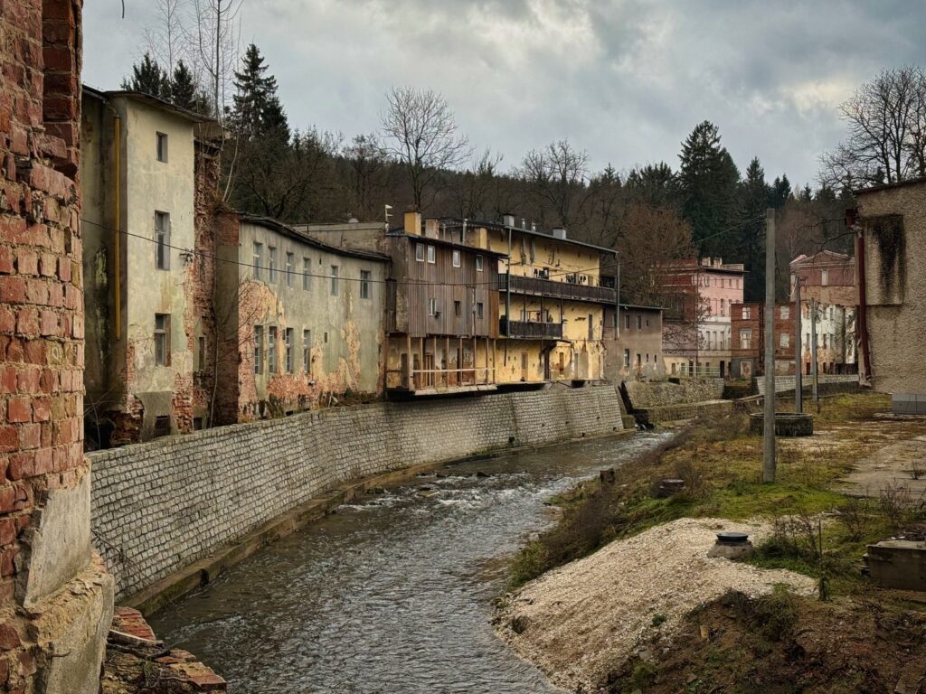 2025.12.06 Lądek Zdrój Trojak Zamek Karpień Królówka Dzielec Lądek Zdrój IMG 3389 049 social media